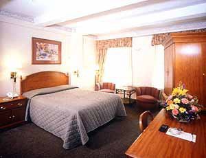 Edison Hotel Room