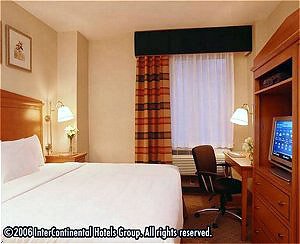 Holiday Express room