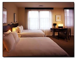 On the Ave Queen  Suite