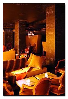 Paramont Hotel lounge